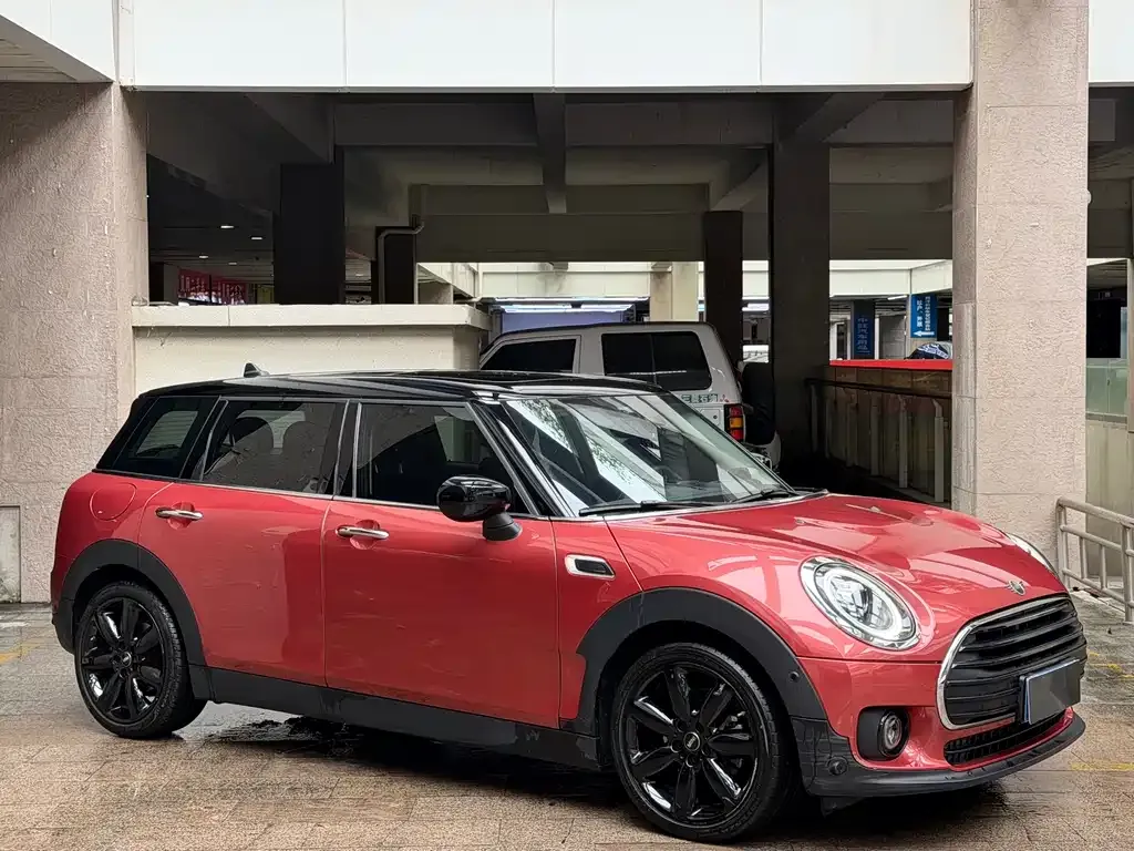 MINI Clubman — фото 1