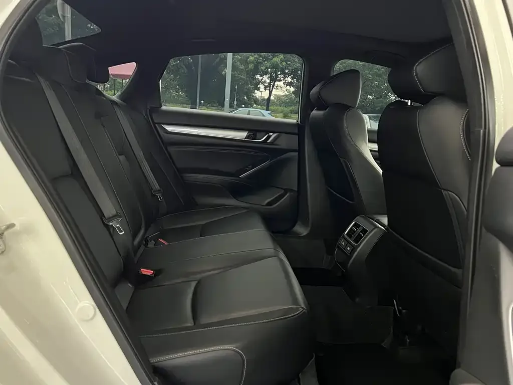 Honda Inspire 2022 из CN, фото 2