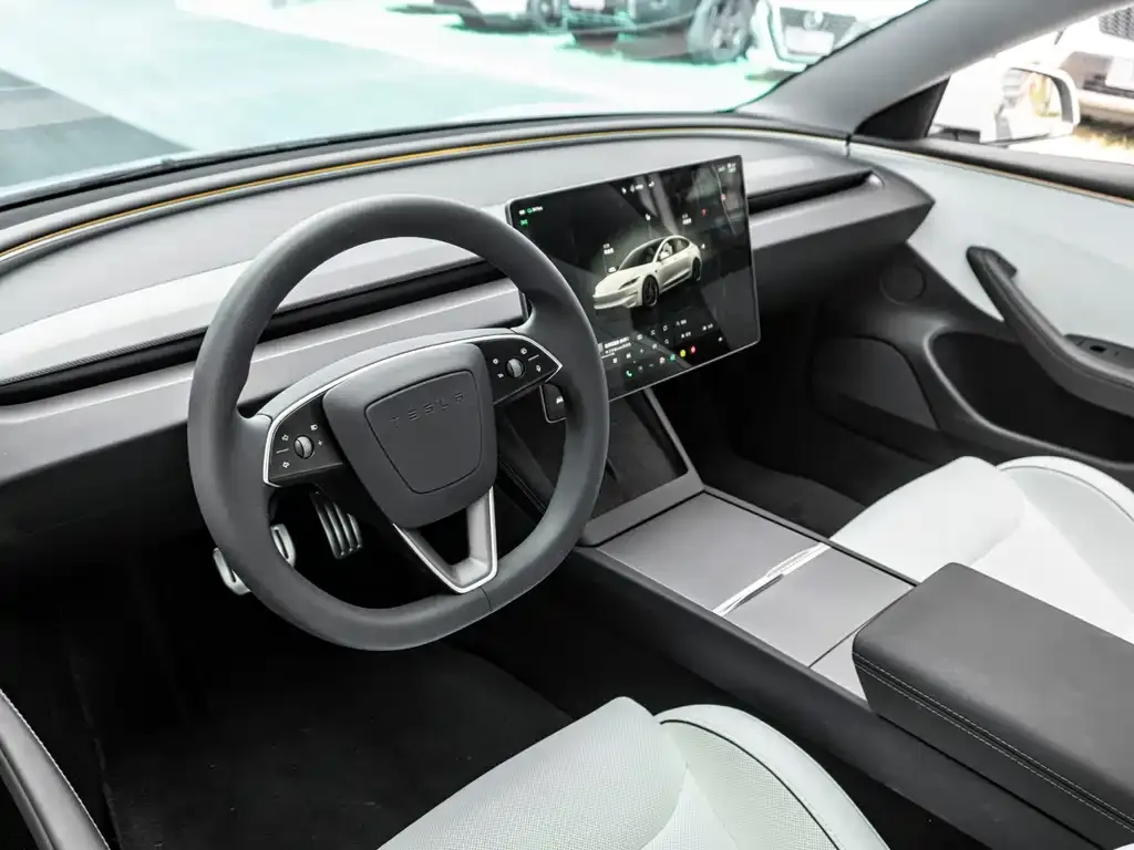 Tesla Model 3 — фото 2