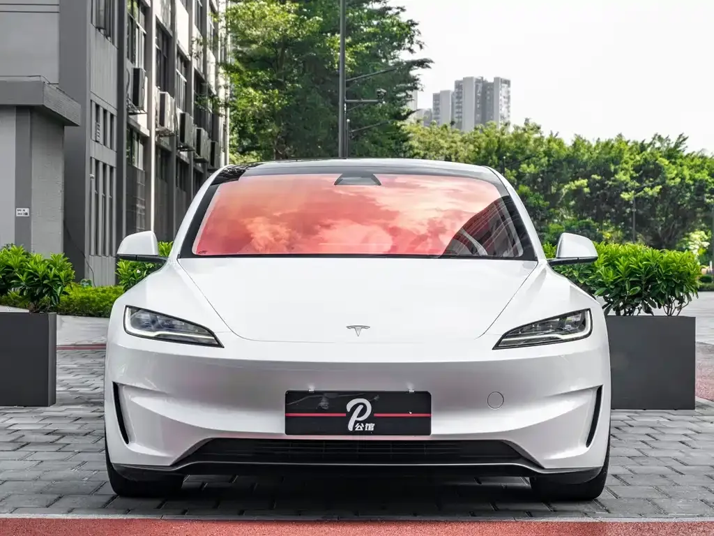 Tesla Model 3 — фото 8