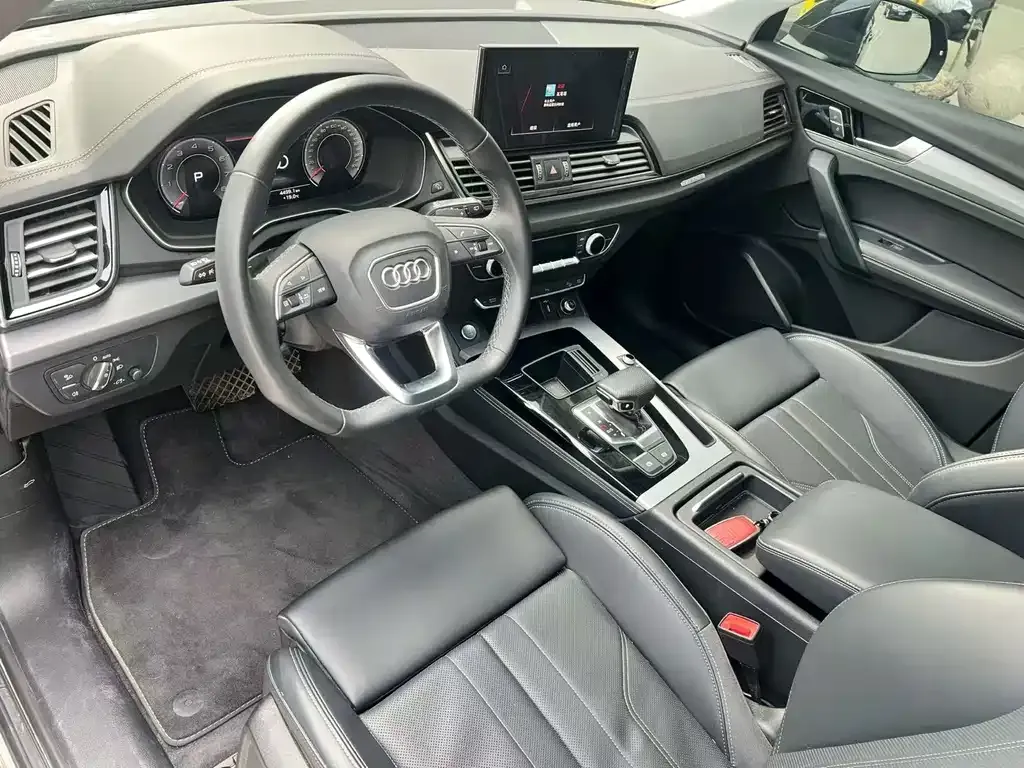 Audi Q5L — фото 4