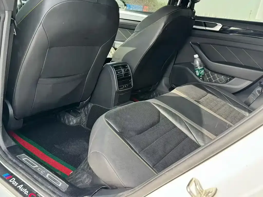 Volkswagen CC 2023 из CN, фото 4