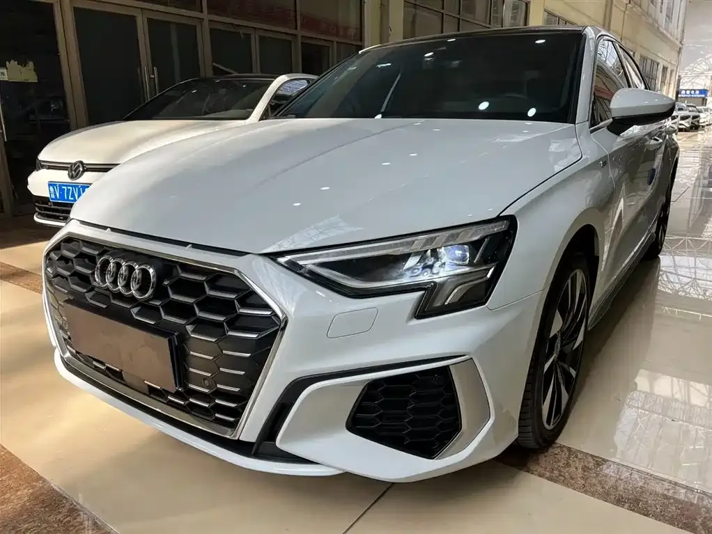 Audi A3 2023 из CN, фото 1