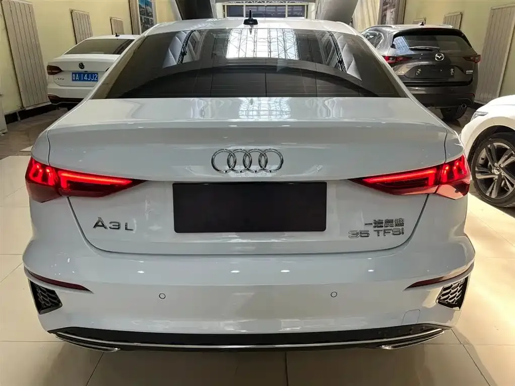 Audi A3 2023 из CN, фото 4
