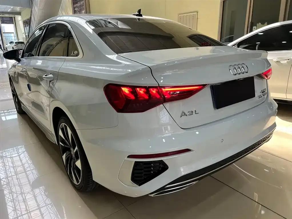 Audi A3 2023 из CN, фото 8