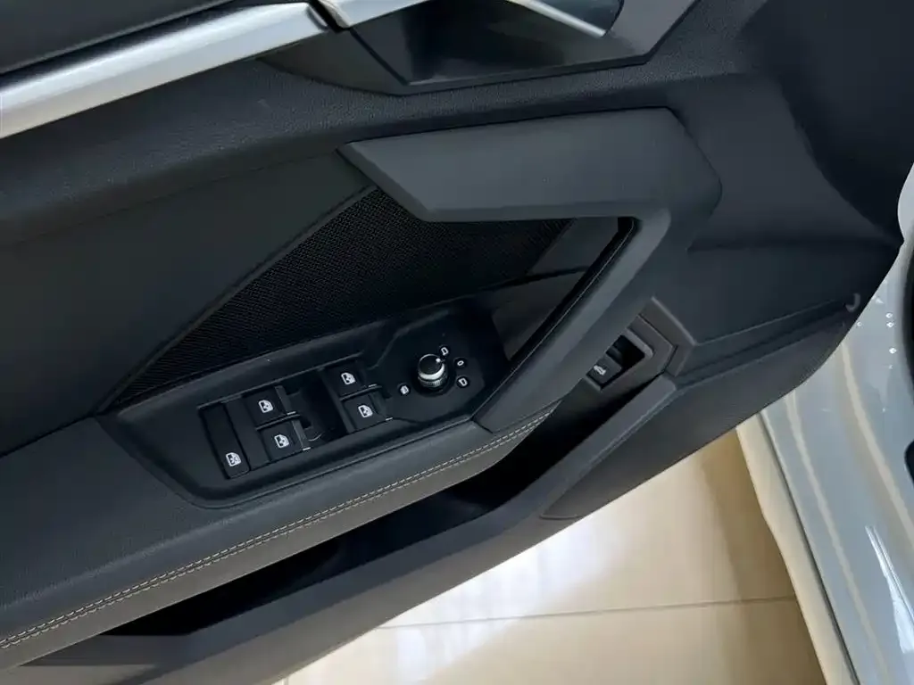 Audi A3 2023 из CN, фото 6