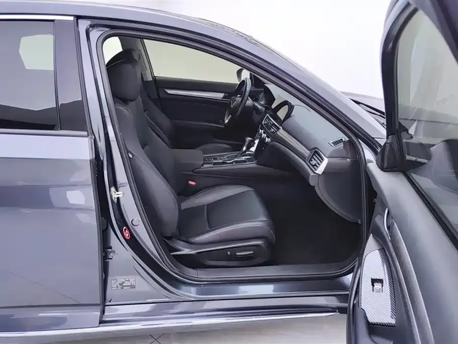 Honda Accord — фото 9