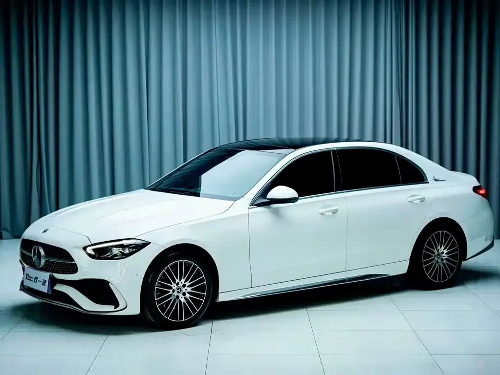 Mercedes-Benz C-Class — фото 1
