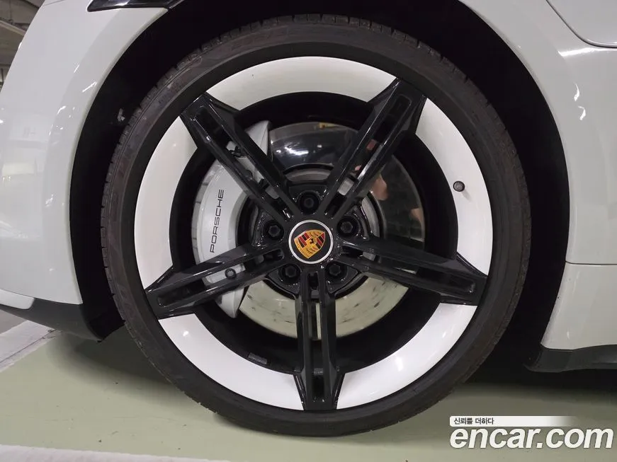 Porsche Taycan 2022 из KR, фото 2