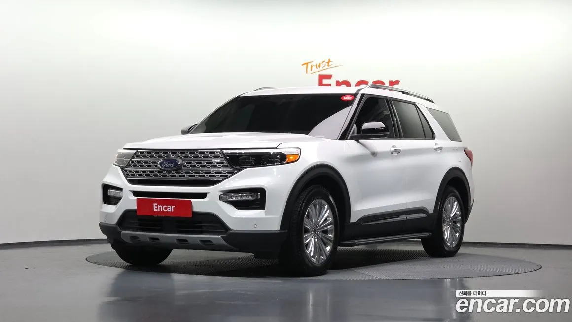 Ford Explorer — фото 1