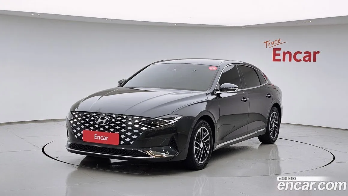 Hyundai Grandeur — фото 1