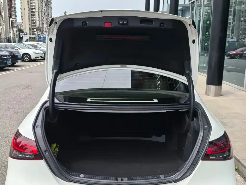 Mercedes-Benz E-Class 2022 из CN, фото 2
