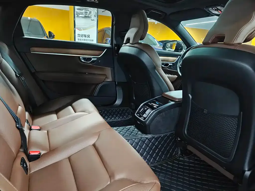 Volvo S90 2022 из CN, фото 8