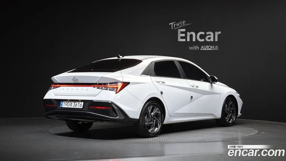 Hyundai AVANTE — фото 3