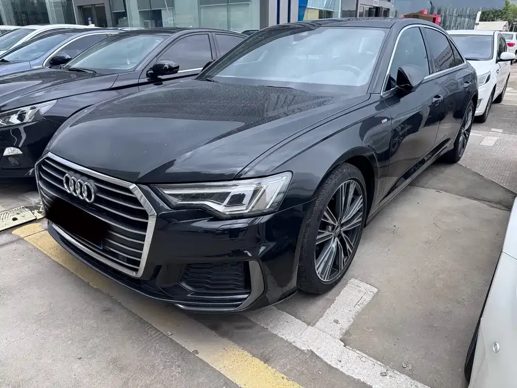 Audi A6L — фото 1