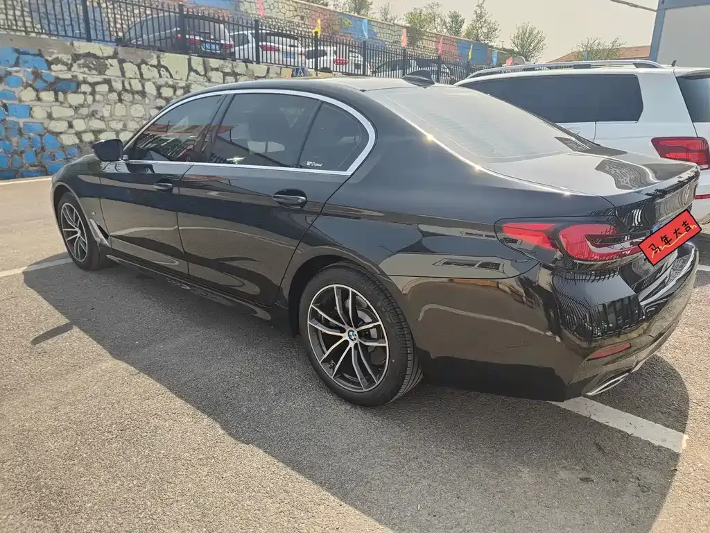 BMW 5 Series — фото 10