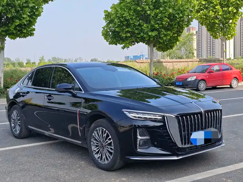 Hongqi H5 — фото 1