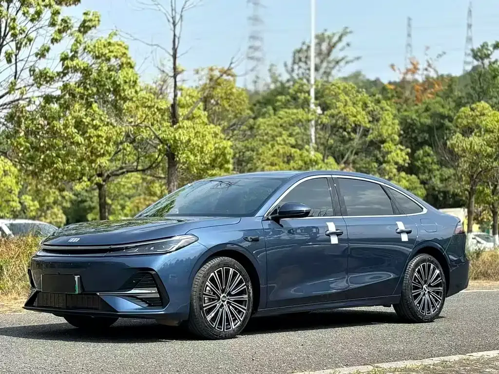 Geely Galaxy A7 — фото 1