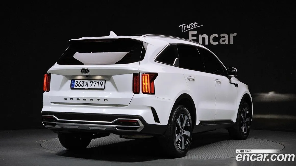 Kia Sorento — фото 8