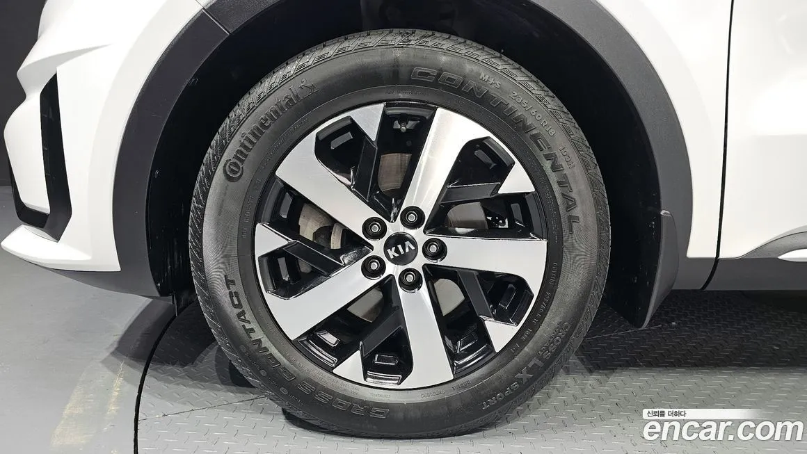 Kia Sorento — фото 6