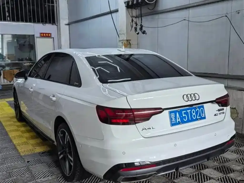 Audi A4L 2022 из CN, фото 7