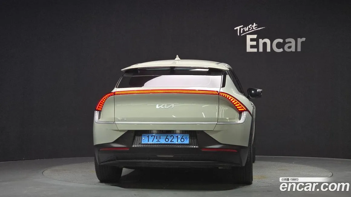 Kia EV6 2023 из KR, фото 2
