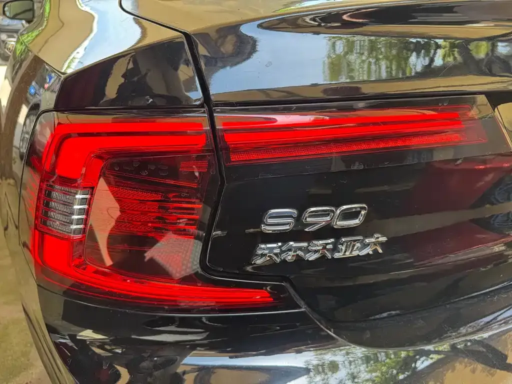Volvo S90 — фото 5
