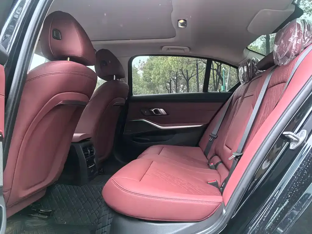 BMW 3 Series 2026 из CN, фото 2