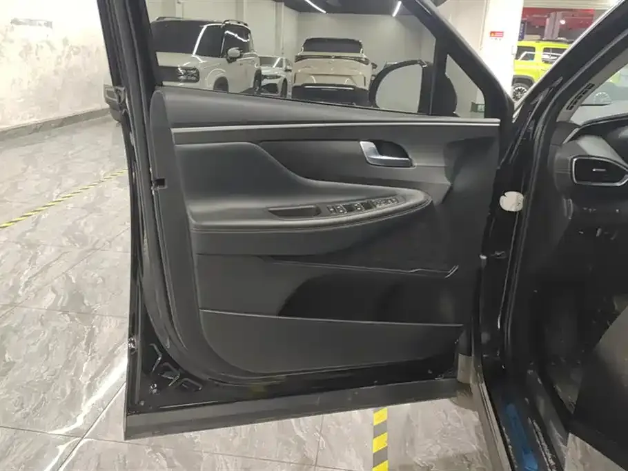 Hyundai Santa Fe 2023 из CN, фото 8