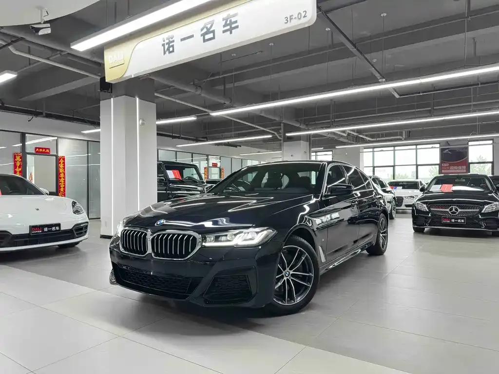 BMW 5 Series — фото 1