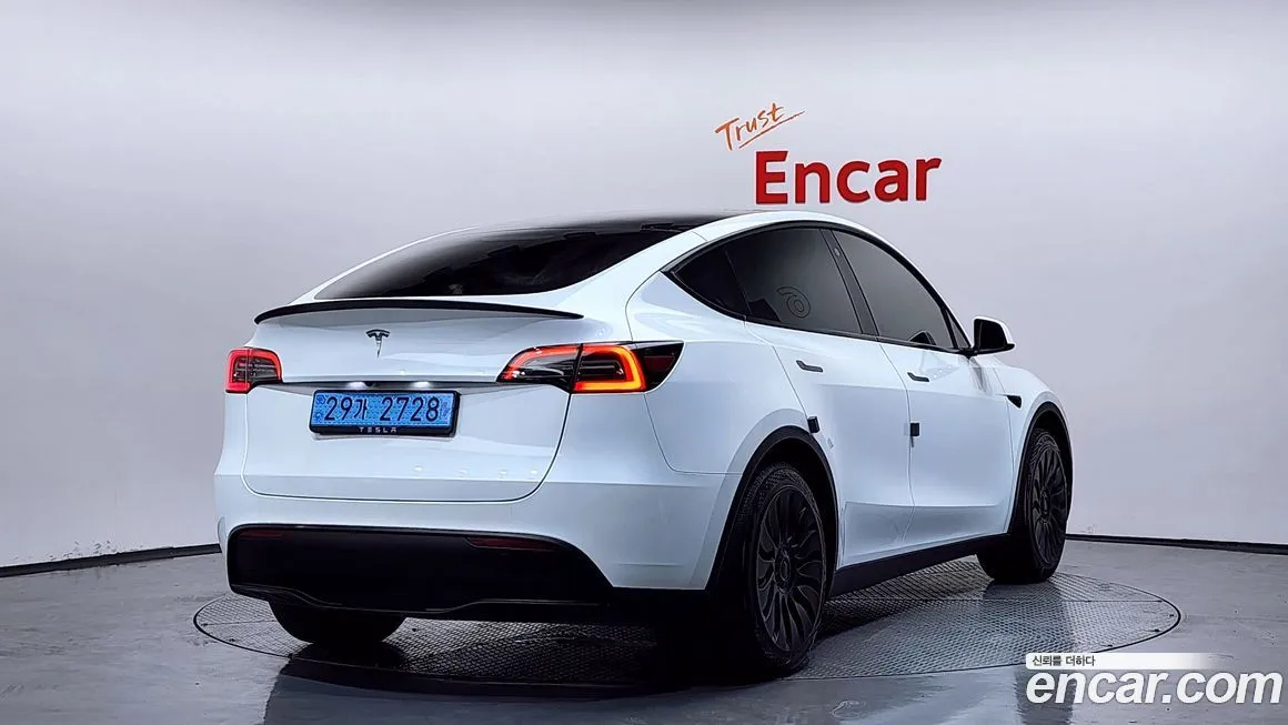Tesla Model Y — фото 2