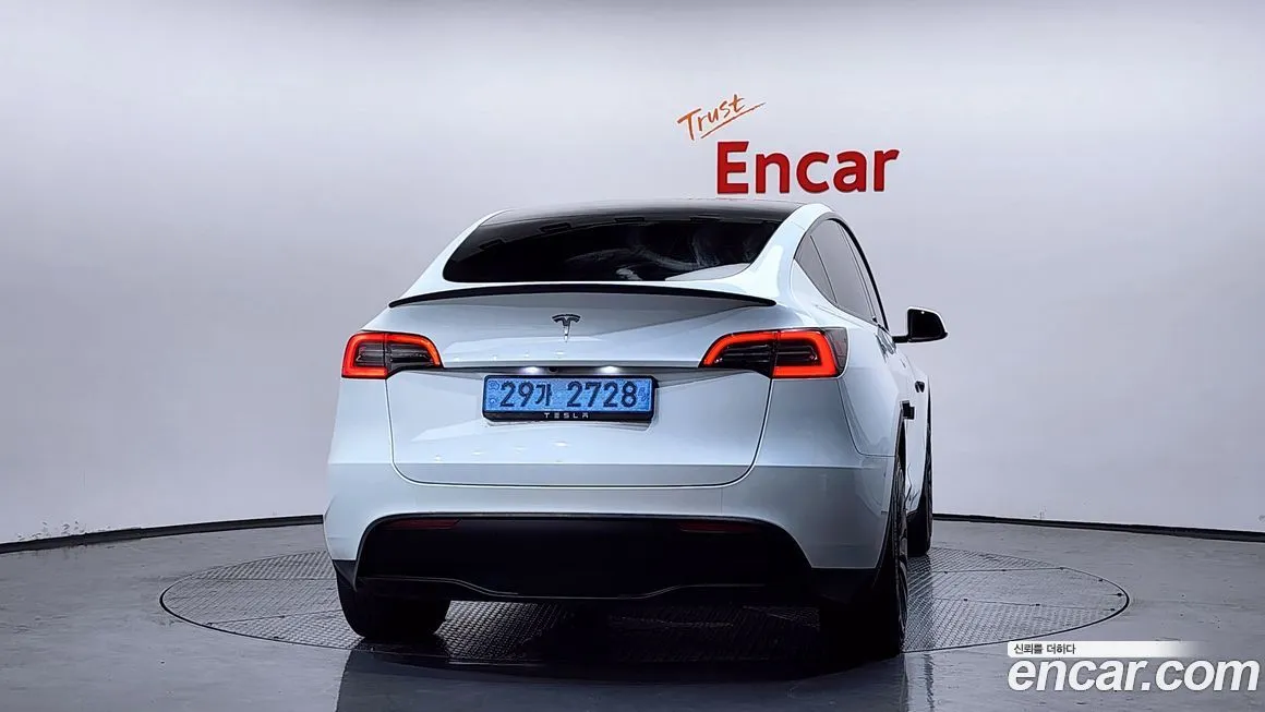 Tesla Model Y — фото 3