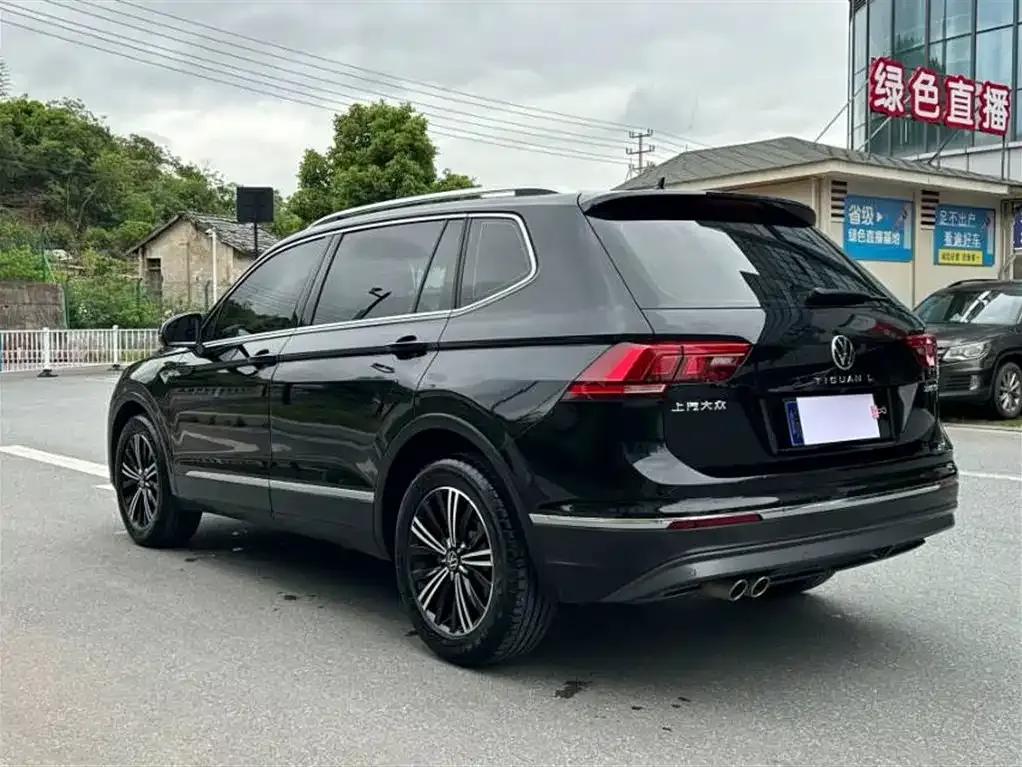 Volkswagen Tiguan L — фото 7