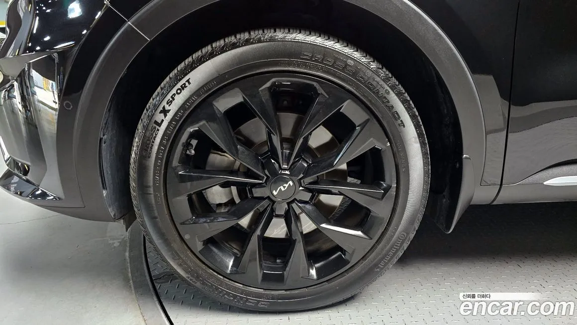 Kia Sorento — фото 10