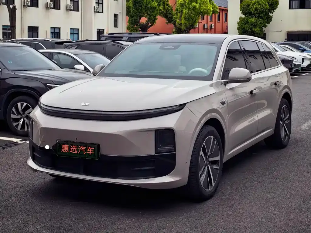 Li Auto L6