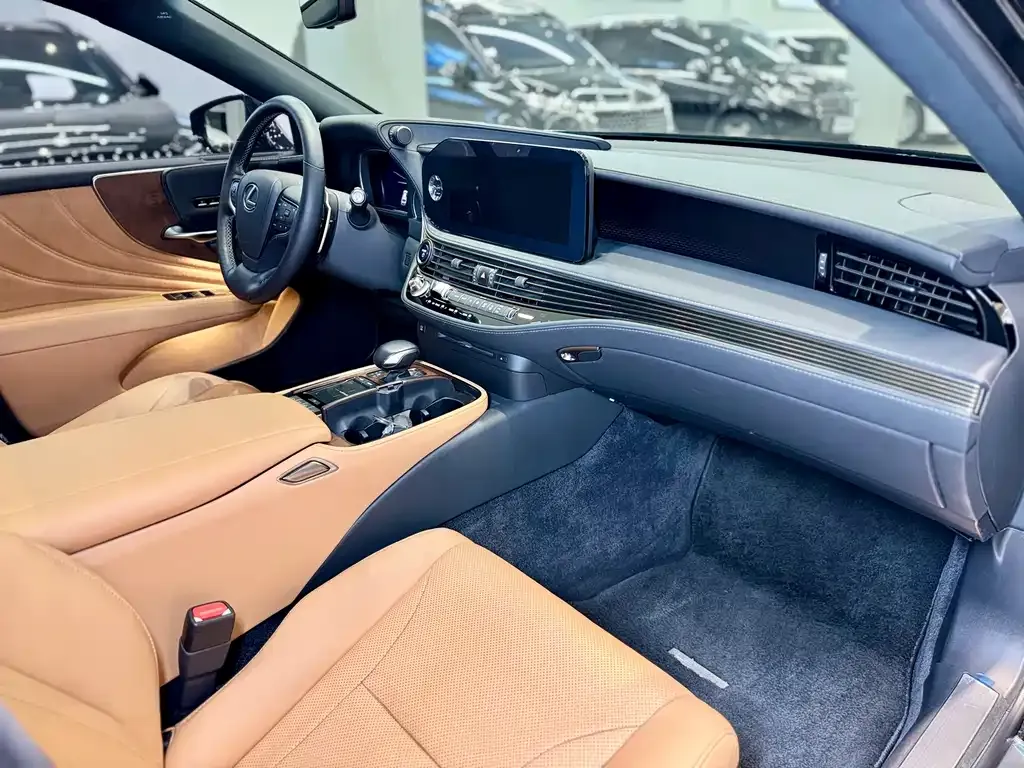 Lexus LS 2021 из CN, фото 7