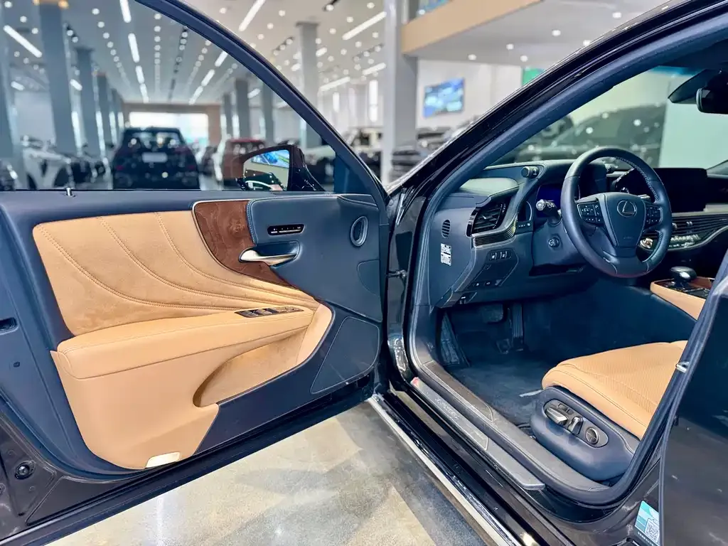 Lexus LS 2021 из CN, фото 3