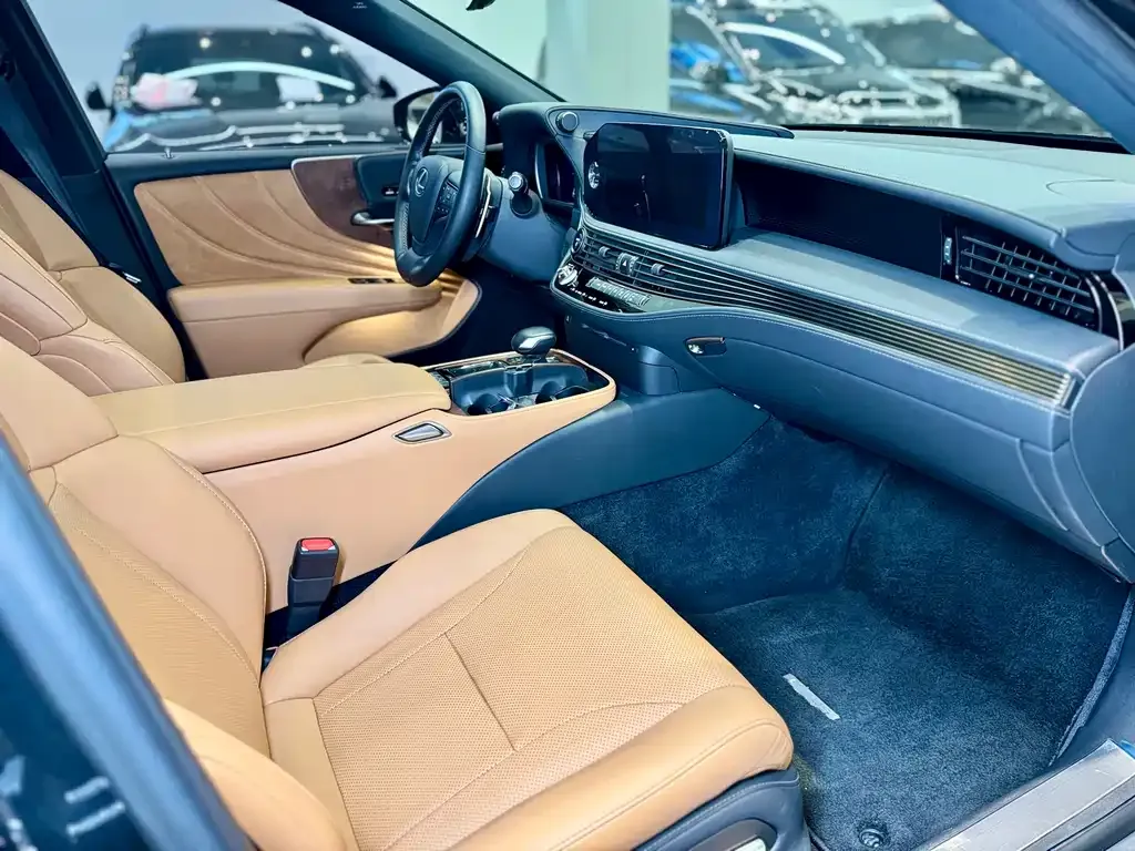 Lexus LS 2021 из CN, фото 9
