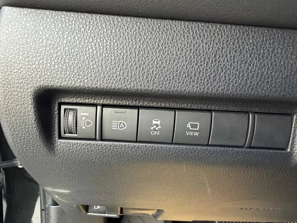 Toyota Harrier — фото 9