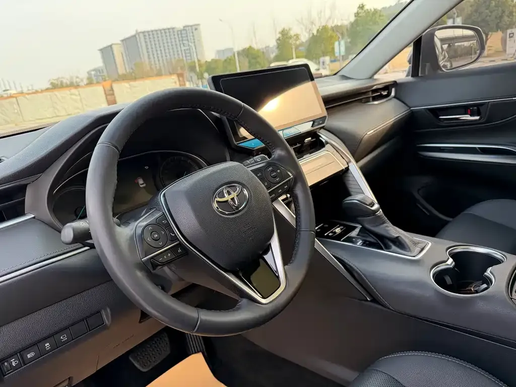 Toyota Harrier — фото 6
