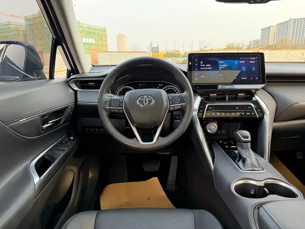 Toyota Harrier — фото 5