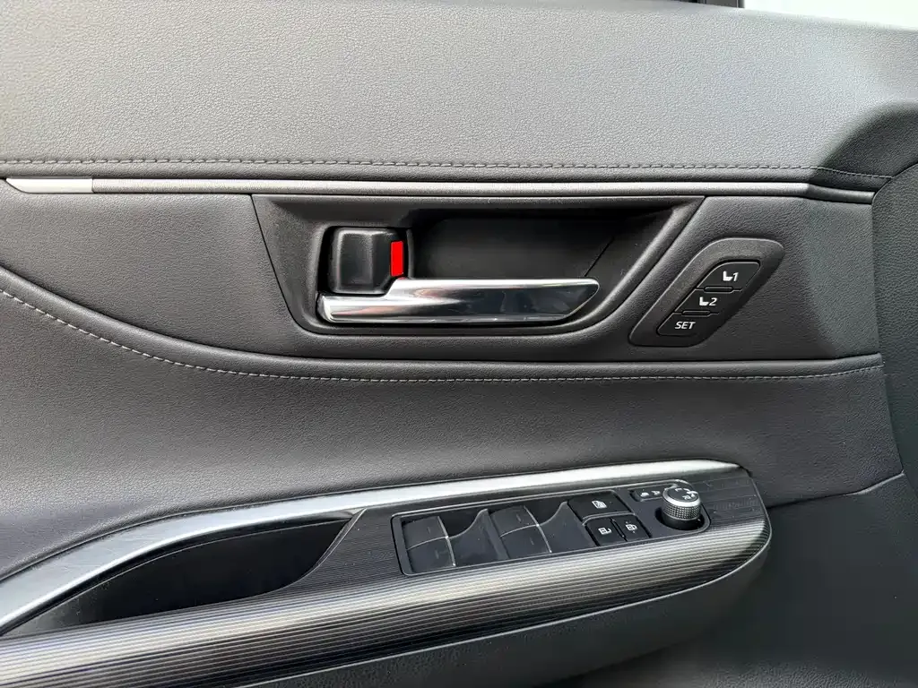 Toyota Harrier — фото 8