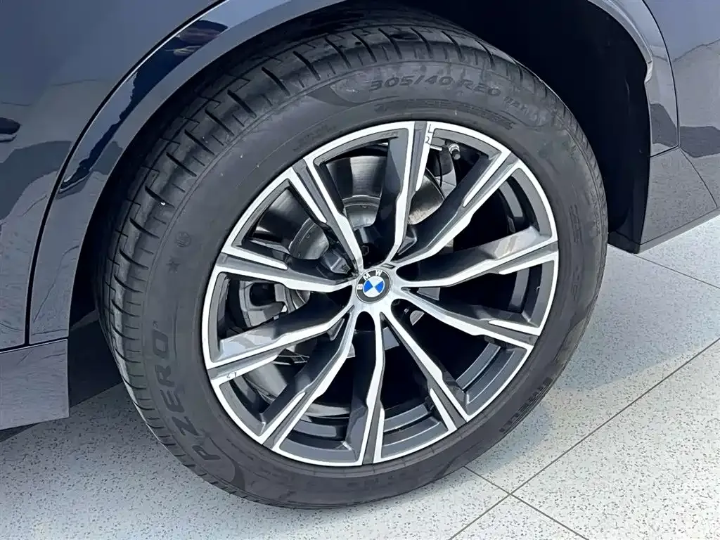 BMW X5 — фото 10