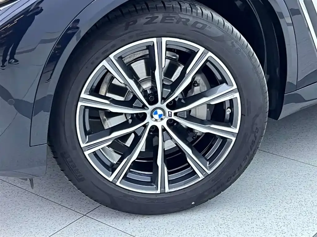 BMW X5 — фото 8