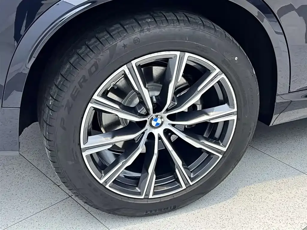 BMW X5 — фото 6