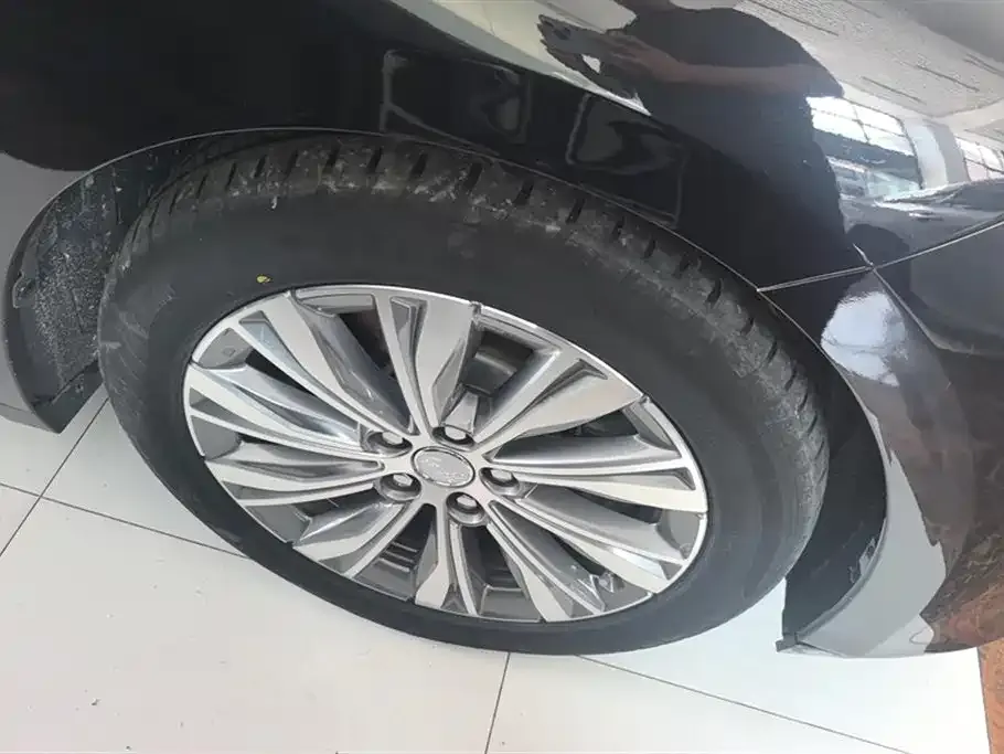 Hongqi E-QM5 2024 из CN, фото 3