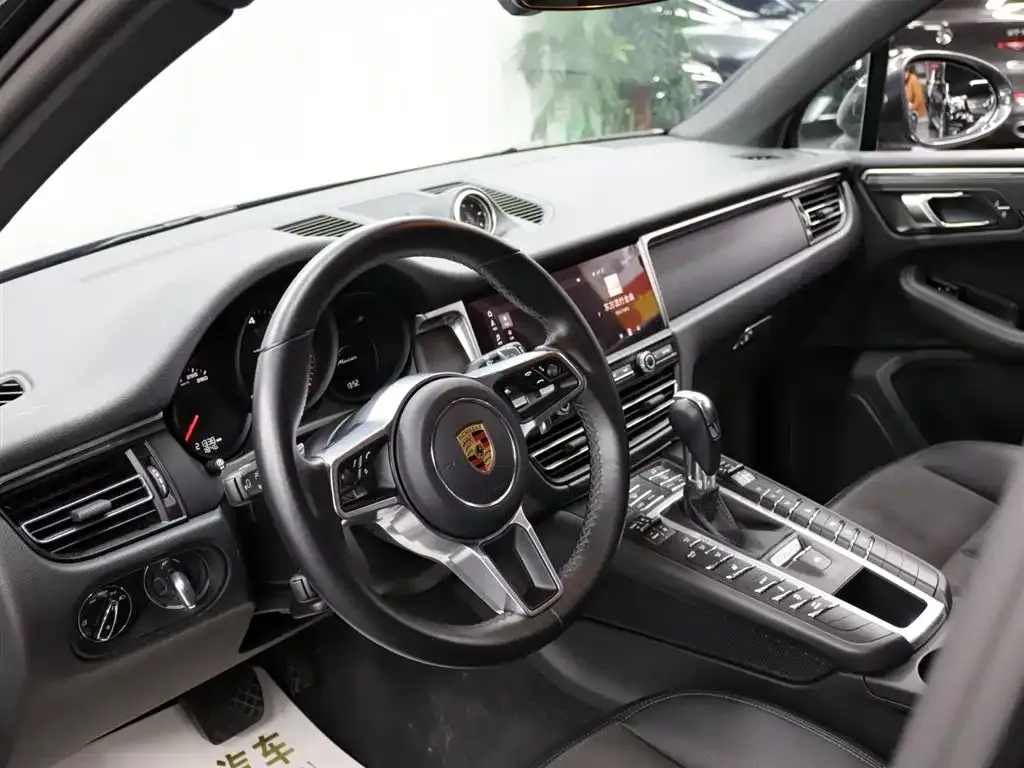 Porsche Macan — фото 9