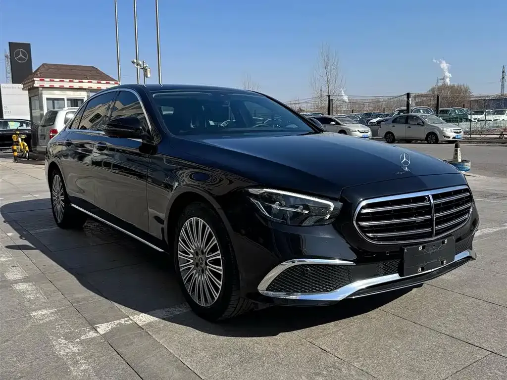 Mercedes-Benz E-Class — фото 9