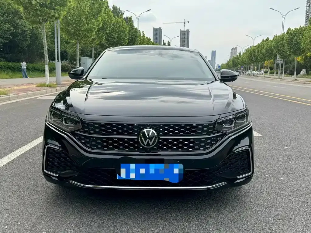 Volkswagen Passat — фото 8