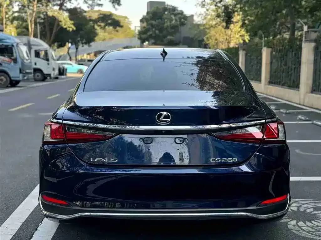 Lexus ES — фото 3